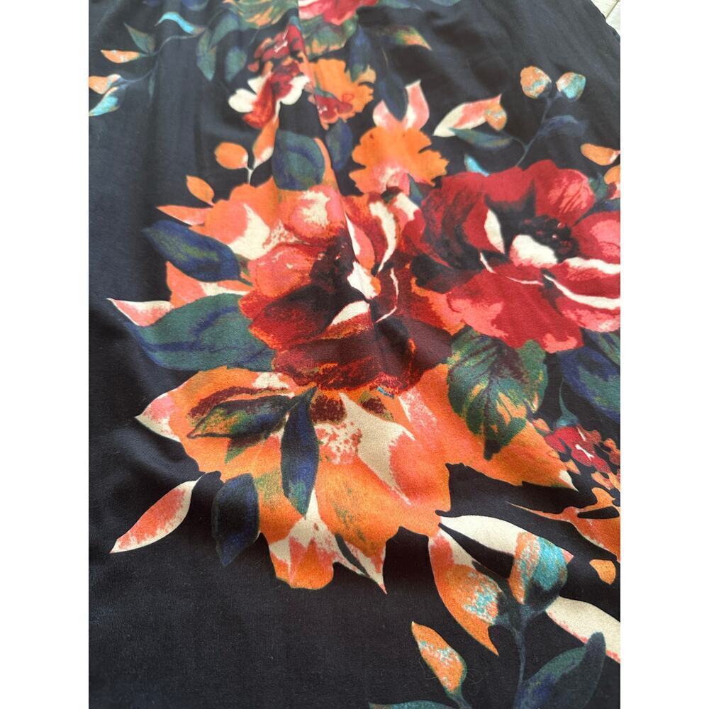 Floral Maxi Dress - Black and Red - Picture 7 of 10